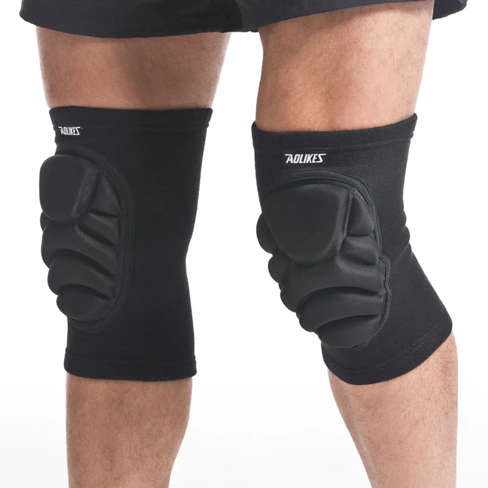 Zorelie.co black sports knee pads for joint support with padded protection on knees